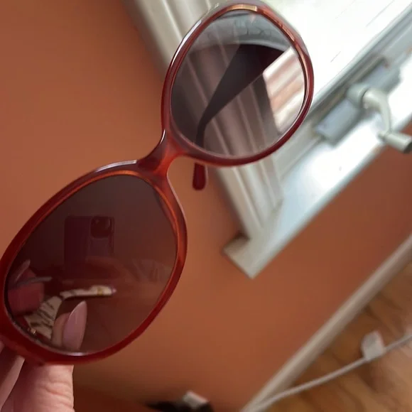 Ferragamo sun glasses - Picture 5 of 7